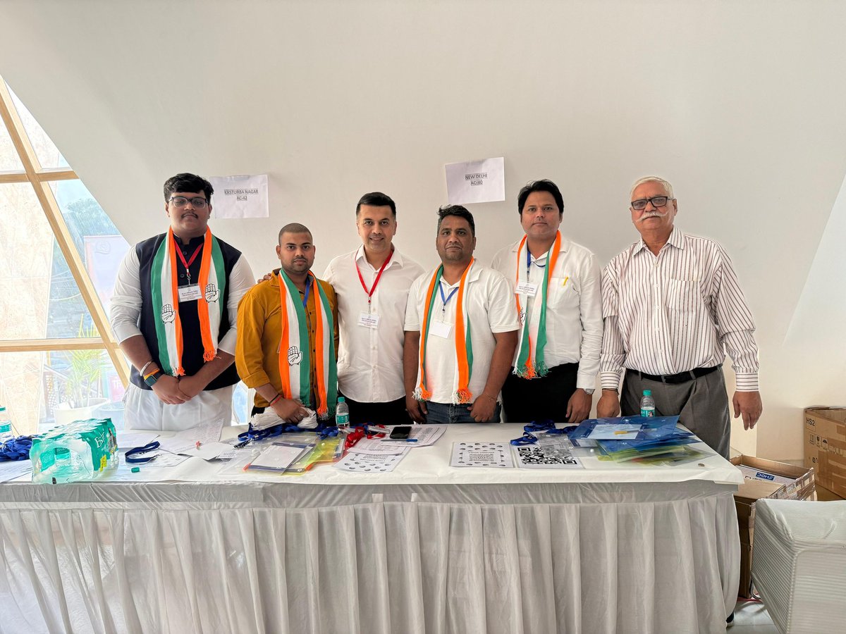 duttabhishek's tweet photo. आज नई दिल्ली जिला कांग्रेस कमेटी के अध्यक्ष श्री .@MManglaINC जी द्वारा आयोजित BLA-2 ट्रेनिंग शिविर आयोजित किया गया ।

इस अवसर पर प्रदेश कांग्रेस अध्यक्ष श्री देवेंद्र यादव जी, पूर्व मंत्री डॉ. नरेंद्र नाथ जी, श्री हरि शंकर गुप्ता जी, श्री जितेंद्र कोचर जी, सुश्री आकांक्षा ओला जी, श्री शांति स्वरूप जी, श्री वीरेंद्र कसाना जी, भाई गर्वित सिंघवी ,धीरज  बसोया भाई सहित अनेक वरिष्ठ कांग्रेसजन उपस्थित रहे।

बैठक के सफल आयोजन के लिए नई दिल्ली जिला कांग्रेस कमेटी के सभी साथियों को हार्दिक बधाई एवं शुभकामनाएँ। आप सभी की मेहनत, समर्पण और संगठन के प्रति प्रतिबद्धता सराहनीय है।

#BLA2 #DelhiCongress #Congress
