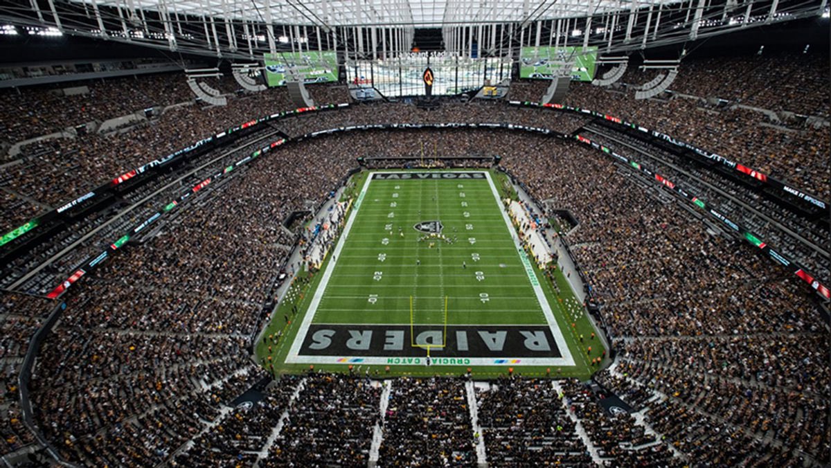 chacofunesjr's tweet photo. Todos los estadios de Estados Unidos donde se está jugando el Mundial son extraordinarios, pero sigo sin entender como la FIFA y los organizadores no eligieron el fabuloso Allegiant Stadium de Las Vegas. Un estadio climatizado magnífico para 65 mil personas. Además, por lo que representa la ciudad, era ideal.