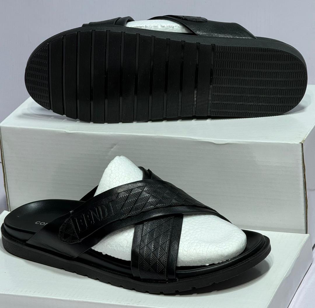 _EssentialWear's tweet photo. Comfortable 
Palm slippers 
Original quality 
40-45 
#23,000
Nationwide delivery (Kano https://t.co/GYibcvS1oJ