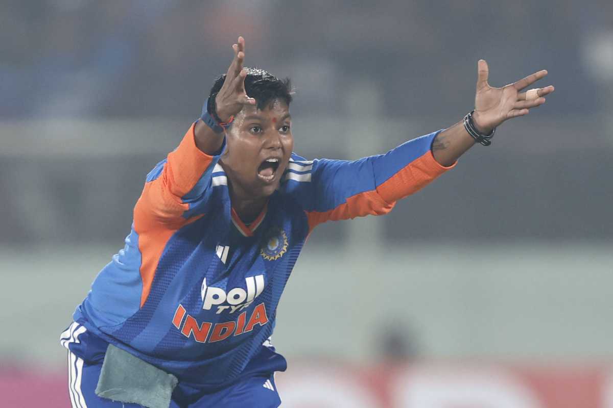 CricCrazyJohns's tweet photo. 🚨 HISTORY BY DEEPTI SHARMA 🚨

- Deepti Sharma becomes the first spinner ever to complete 350 wickets in Women's International cricket 🇮🇳 https://t.co/YRzVrCiSYL