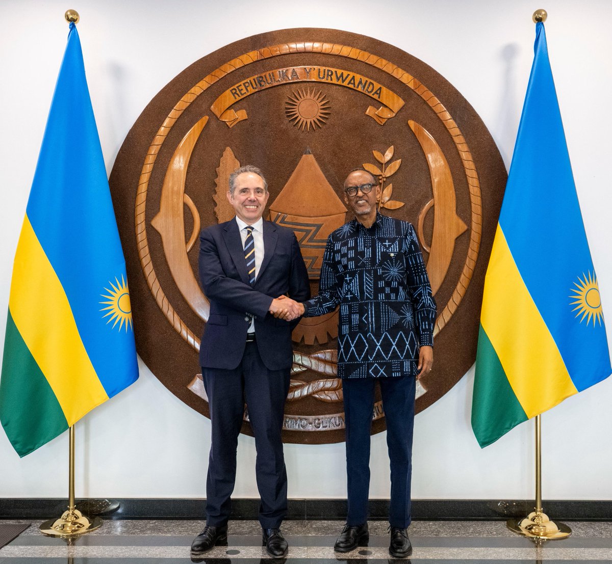 UrugwiroVillage's tweet photo. This afternoon at Urugwiro Village, President Kagame received Amb. Johan Borgstam, European Union Special Representative (EUSR) for the Great Lakes Region. Their discussions covered regional developments, including the need for concrete action to address the root causes of the conflict in eastern DRC and advance a sustainable path to peace and stability.