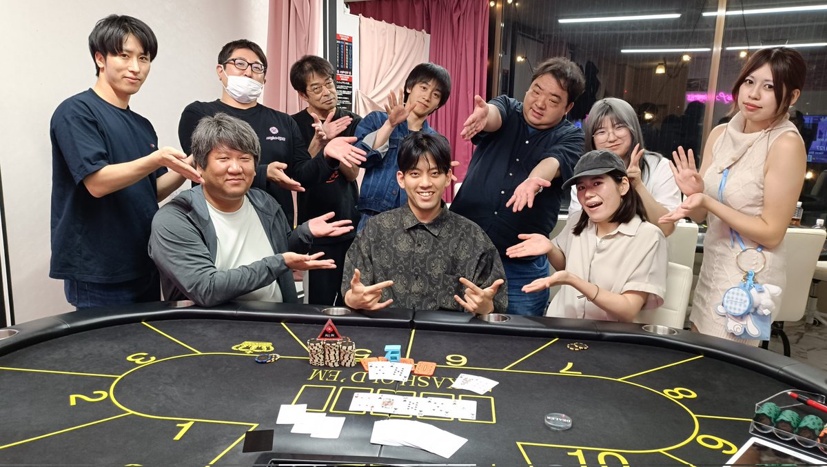 5656Poker's tweet photo. あきBさん生誕祭〜夜の部〜もっけだのラーメン付きトーナメント‼️
ご優勝はHowever,いしい様でしたぁ😺
おめでとうございます✨
本日は皆様、お集まりいただきましてありがとうございました☺️
あきB様も誕生日おめでとうございます🎊
たくさんのスポンサード、🎁も本当にありがとうございました☺️ https://t.co/QYCsOUY2TR