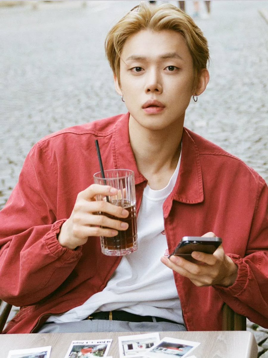 TREC_TXTBook's tweet photo. [อินสตาแกรม] 2026.06.15
#ยอนจุน (yawnzzn)

[📄] ที่ปราก

🎵 Leon Bridges - Ivy

#YEONJUN #연준
#TOMORROW_X_TOGETHER https://t.co/TIHReM8FgZ