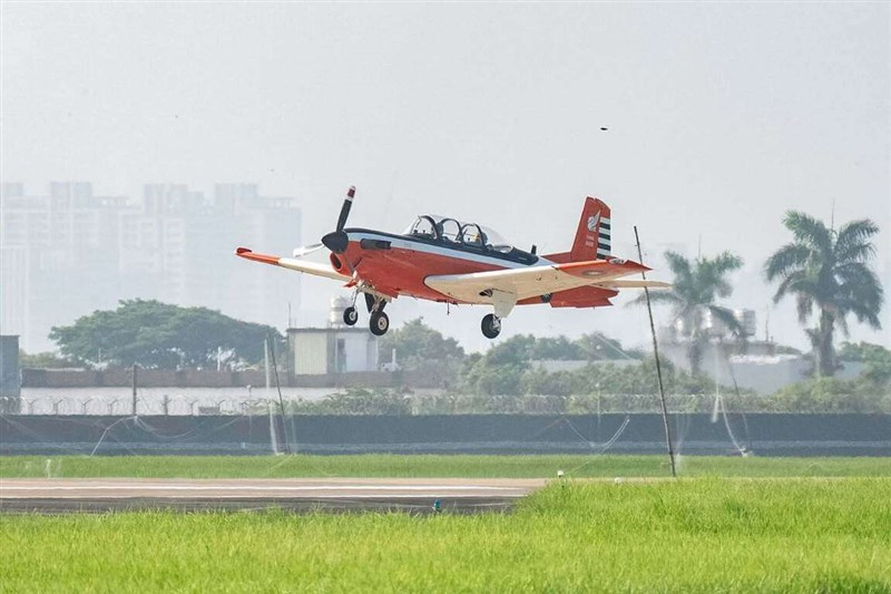 Video from Taiwan's Military News Agency highlighting the T-34C's return to operations: 