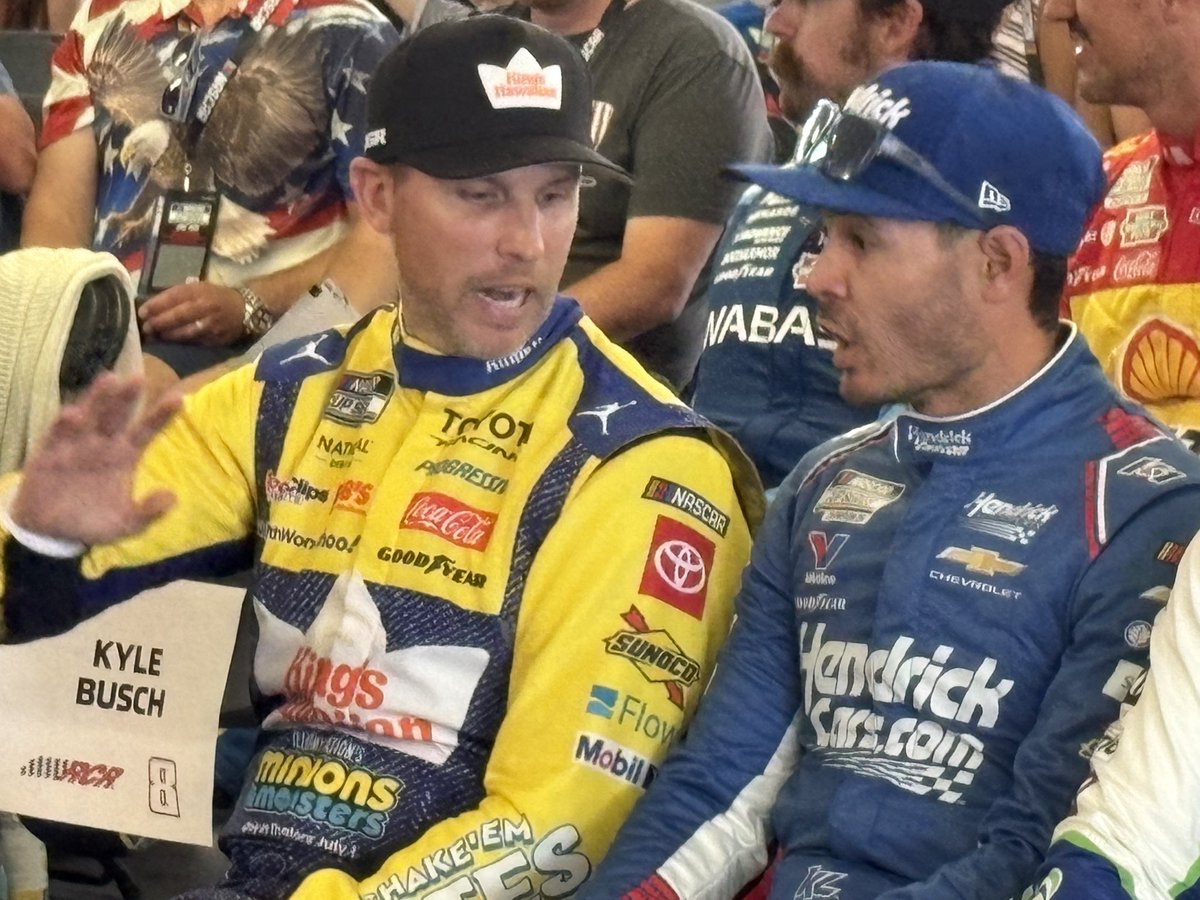 dustinlong's tweet photo. #NASCAR … Scenes from the drivers meeting at Pocono https://t.co/yvUqC3NzQV