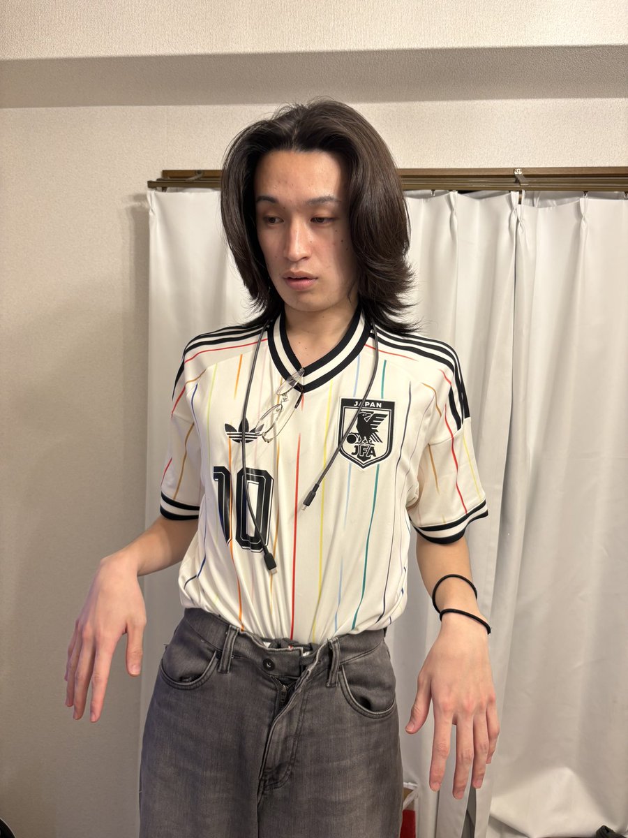 ワールドカップが来たって感じですね！ ちなみに彼が着用している