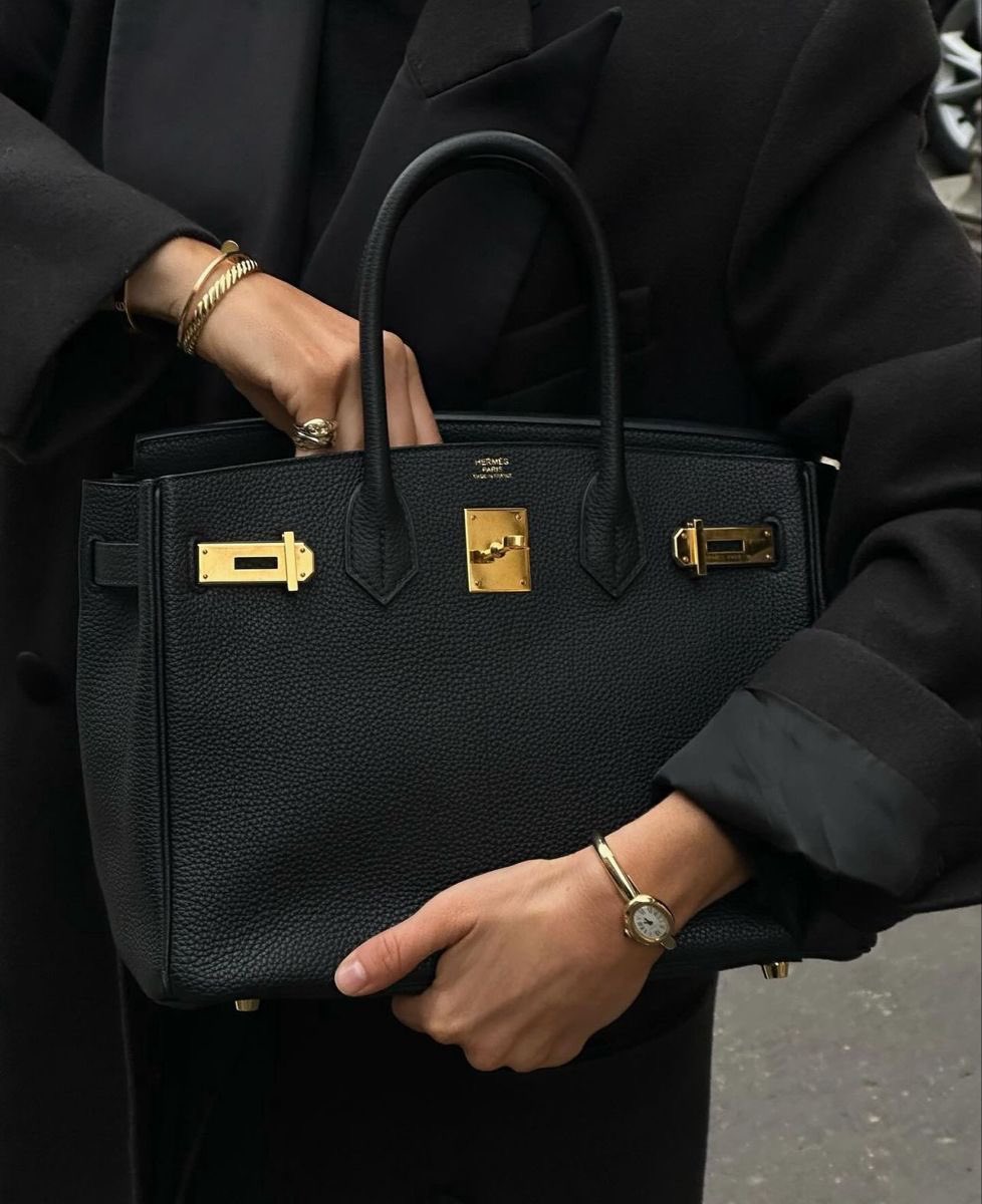 nyliava's tweet photo. “ it’s a Birkin it’s not a bag” https://t.co/LfstxxwnC4