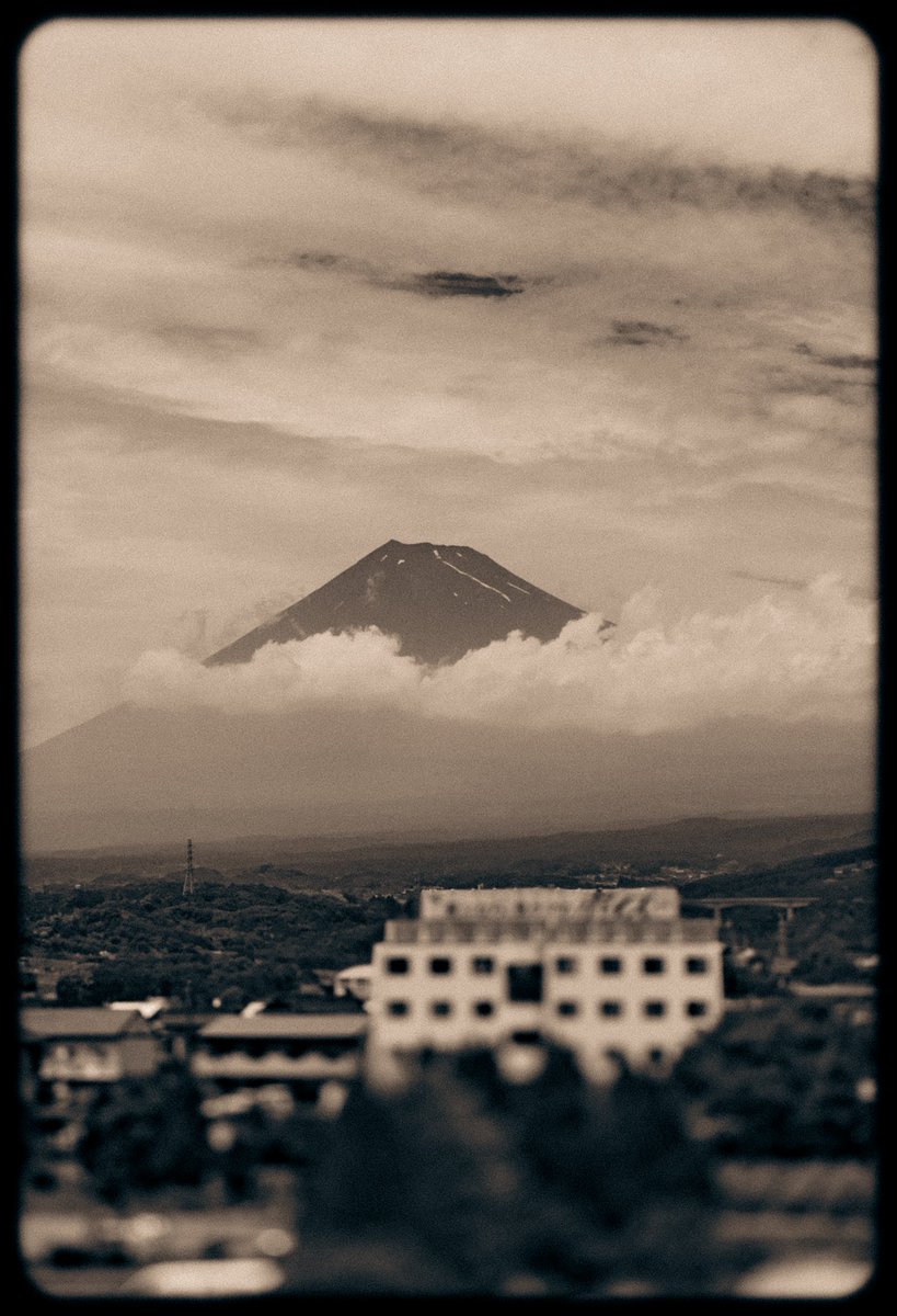SamerGhani's tweet photo. Mt. Fuji, Japan 2024 https://t.co/kPUeGh5AhN