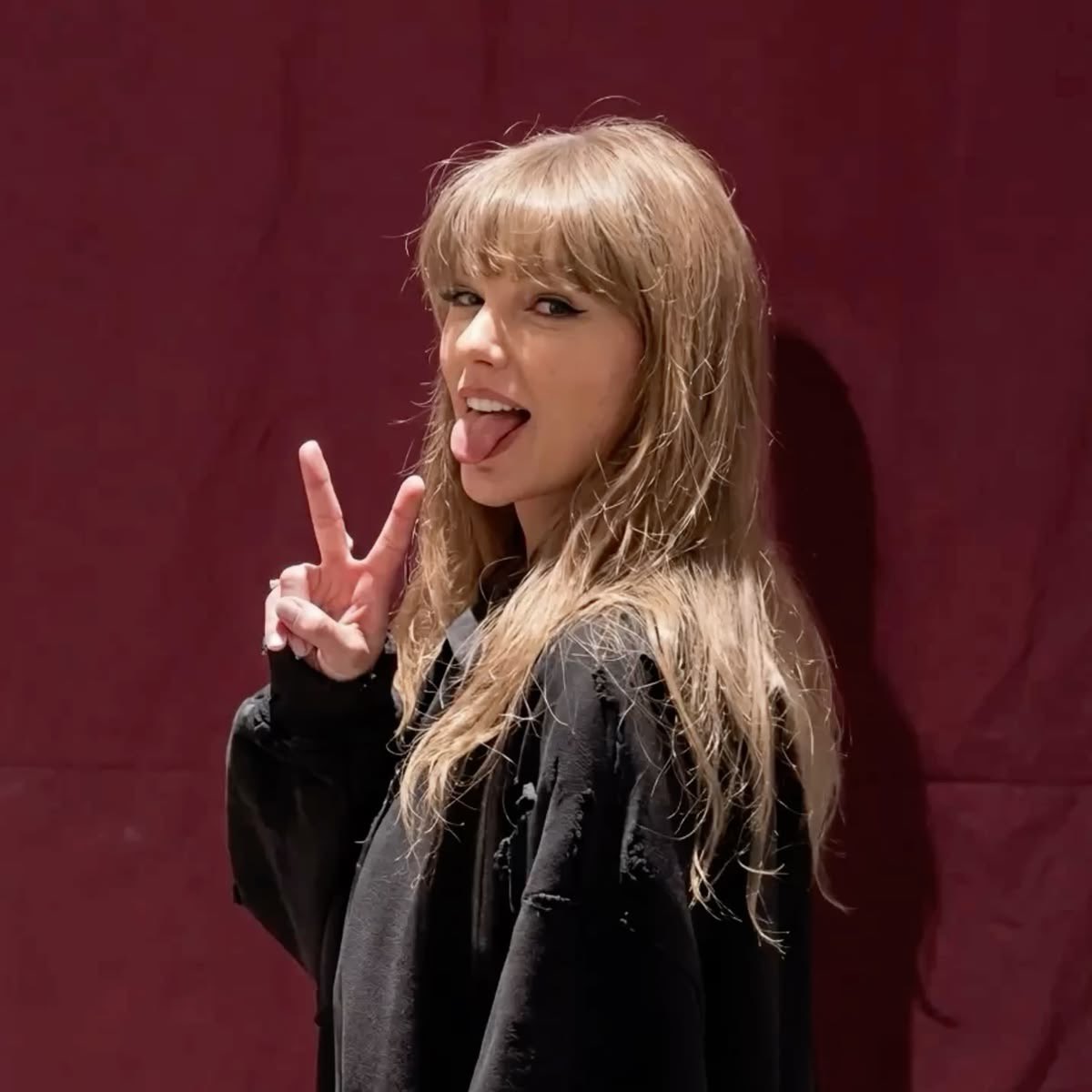 alteregoarchive's tweet photo. this is my fav tay pfp ever and I'm sad cause a new one just dropped in 😞

anyways i'm just gonna leave everything of what I did here and call it a "closure" 

i'm not leaving, but something will change 🔒

see you soon https://t.co/EA5AxkyhMj