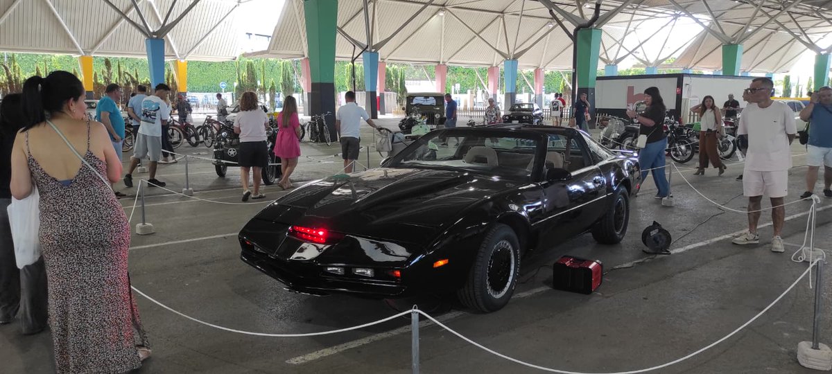 sete_kitt's tweet photo. Feria "Tresor Antic" en Castellón de la Plana. KITT estuvo a la altura (4 horitas de viaje). 

#KnightRider #Knight2000 #K2000 #ElCocheFantastico #Pontiac #TransAM #80sToys https://t.co/E7MAn59jkj