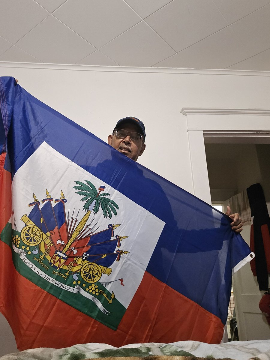 FoodHaitian's tweet photo. Go Haïti Go Grenadiers alasooo! https://t.co/Oyf4APtM4i