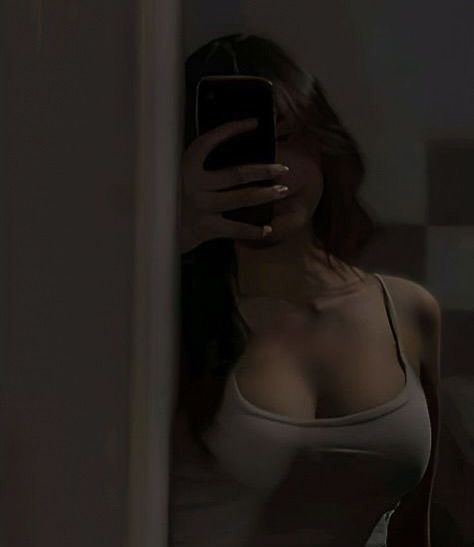 KKRWeRule's tweet photo. What girls                               Actually 
think boys                              what they
want                                         want https://t.co/dGPyvFDtFG