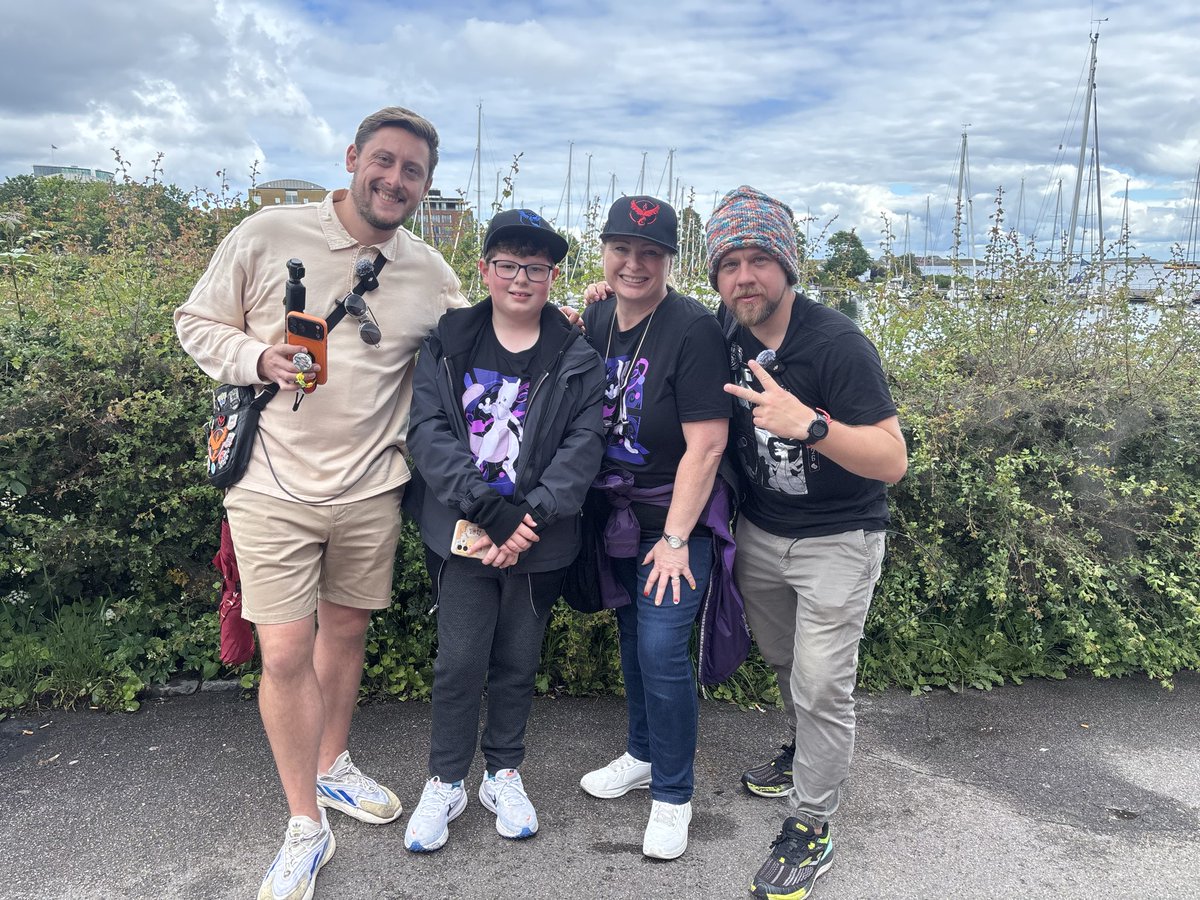 Treacle1975's tweet photo. Lovely to meet @PoGoMiloUK and @NextonAlex randomly today by the Little Mermaid 🧜‍♀️ in Copenhagen! Eyes were glued to my phone but recognised Milo’s dulcet tones immediately 😂 Great way to round off our weekend. #PokemonGoFest2026 #PokemonGoFestCopenhagen https://t.co/hs094iM0Nq