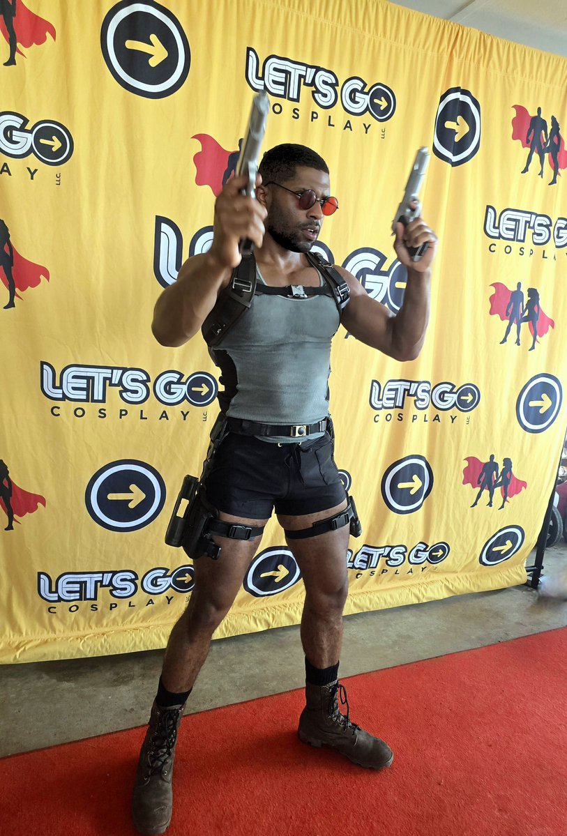 DJCroft_'s tweet photo. The tombs can wait... yesterday was all about sunshine, friends, and adventure. ☀️🔫
Had an amazing time at the @LetsGoCosplay  Pool Party🏊🏾‍♂️🏖
Who else thinks Lara deserves a vacation every once in a while? 🏝️
@tombraider @PlayTombRaider
#LaraCroft #TombRaider  #Cosplay #LetsGoCosplay #poolparty