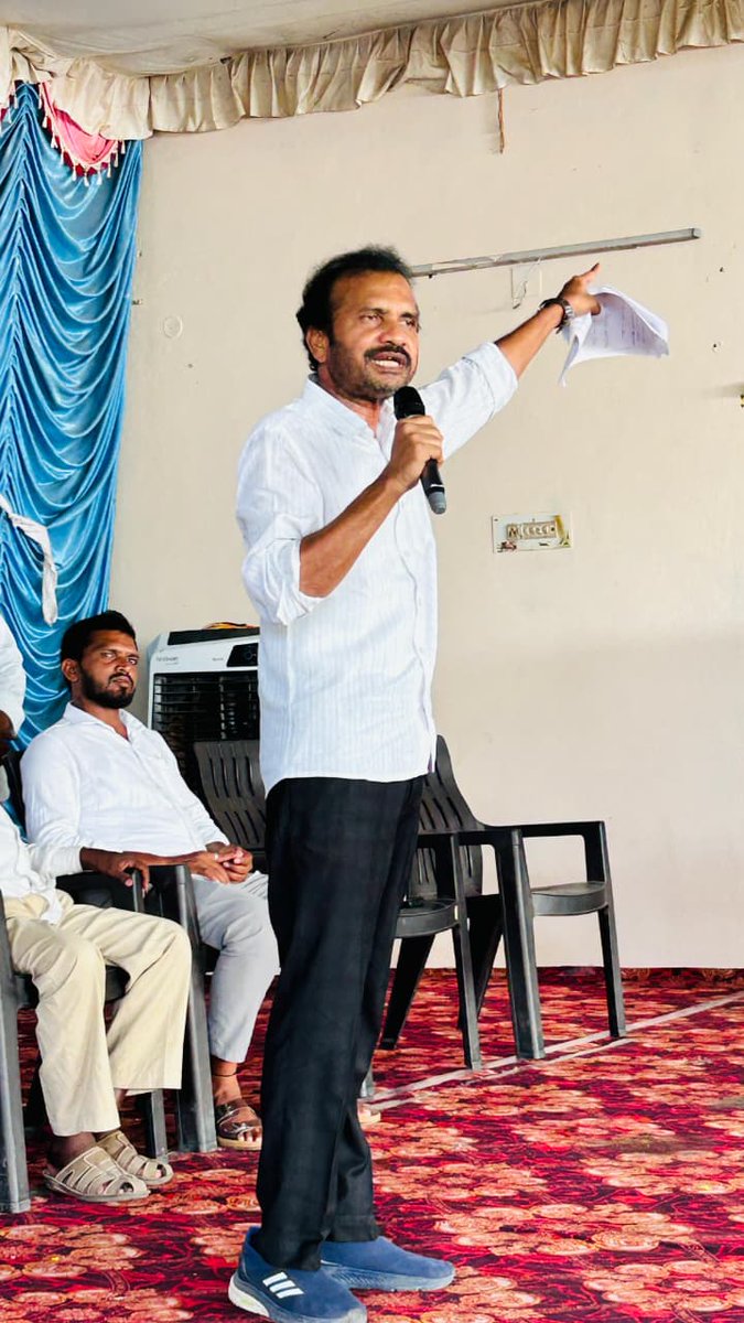 Ambedhkar331's tweet photo. ఈరోజు (14.06.2026) నల్లగొండ జిల్లా కేంద్రం లో....
ధర్మ సమాజ్ పార్టీ నల్లగొండ జిల్లా కార్యకర్తల సమ్మేళణం లో  పాల్గొని ప్రసంగిస్తున్న ధర్మ సమాజ్ పార్టీ రాష్ట్ర అధ్యక్షులు డా.విశారదన్ మహారాజ్ గారు... https://t.co/U0S8Akjkwh