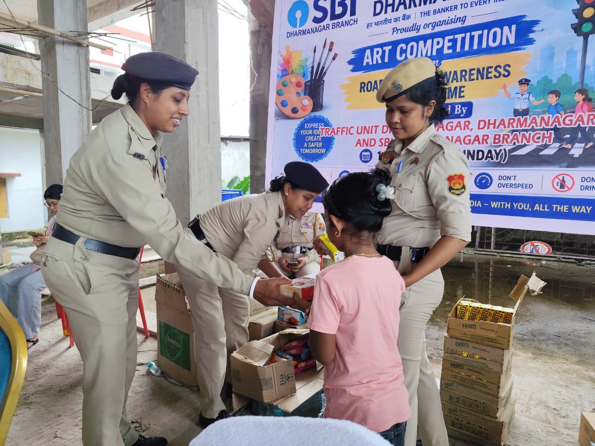 tp_north's tweet photo. Glimpses from the District Art Competition organized by the North Tripura Police. It was inspiring to see young minds use colors and creativity to highlight the vital message of Traffic Awareness and Road Safety.
​Kudos to all the brilliant young artists! 🧑‍🎨🚦 https://t.co/YqIisQpI9s