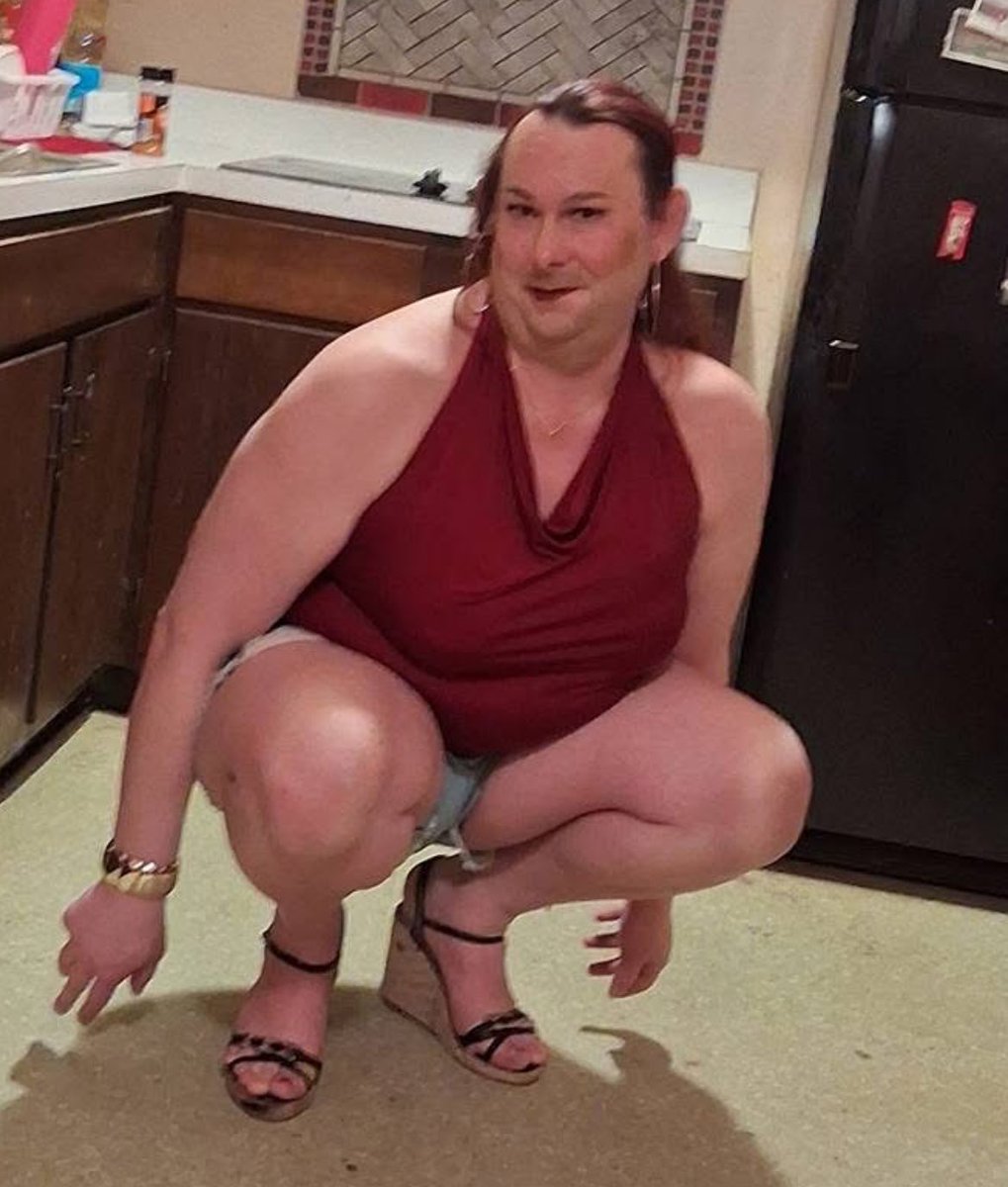 damekatydenise_'s tweet photo. This is #ChairPoverty folx. Womxn crouching for validity. 

Cruel.
Undignified.
Nightmarish.
Toxic.
Senseless. 

By donating just £89.99 a month you can help eradicate chair poverty. 

Do better. 

#ChairsForTrans https://t.co/R31fHvE7dj