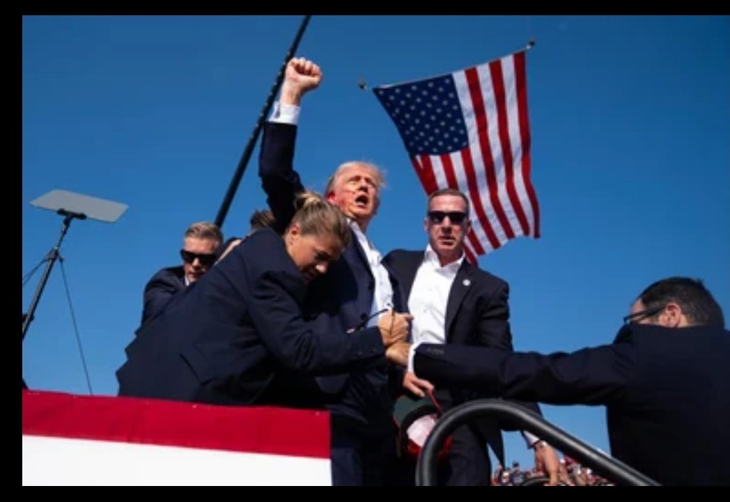 EUNICEPB1's tweet photo. Happy Birthday to the president of the free world @POTUS His Excellency Donald Trump. Wishing you good health, and God's divine protection. May the coming year bring you strength, success, and meaningful opportunities. https://t.co/kzoaDaq4TV
