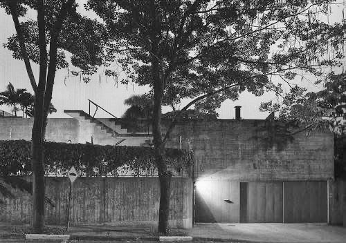 TRES60Blog's tweet photo. Casa Leme-Milàn en São Paulo, Brasil. Proyectada y construida por Paulo Mendes da Rocha entre 1970 y 1974.

#CasaLemeMilàn #MendesdaRocha #arquitectura #escuelapaulista https://t.co/oECoQpkiPu