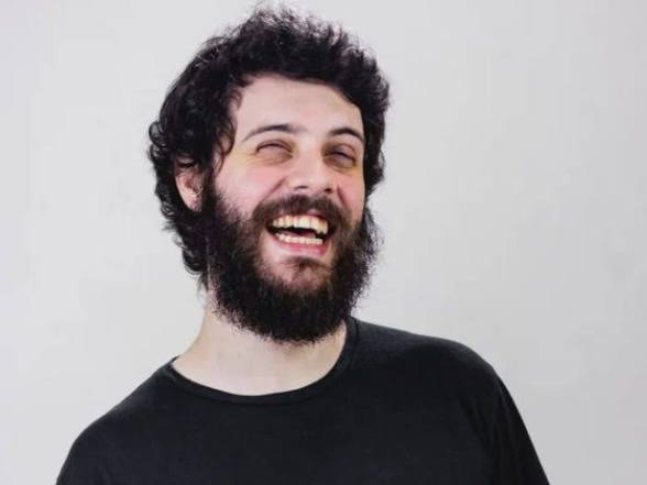JoaquinTeixeira's tweet photo. ⚠️ GRAVE: Blogueiro Diogo Defante, da Cazé PT, foi detido nos Estados Unidos. Segundo torcedores ele teria feito uma brincadeira que não foi bem recebida pelas autoridades estadunidenses. Em breve mais detalhes. https://t.co/KOLy5kAfvj
