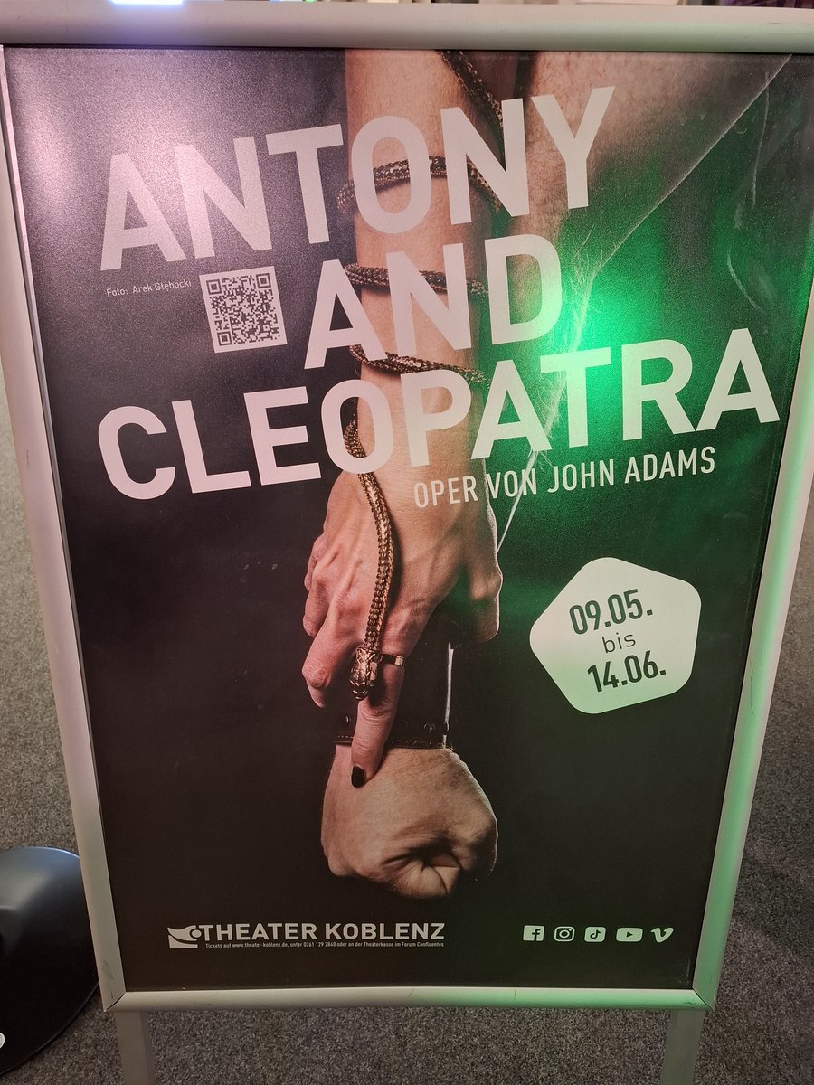 MarianSekerak's tweet photo. Now I can reveal it was @HellTweet's latest #opera, Anthony and Cleopatra, with the magnificent @findo and his steely, powerful baritone. 🎶 👏🏼 Bravo!
The only drawback: amplification of both orchestra &amp; singers, the price of performing in a temporary circus tent venue. 🎪🙁 https://t.co/RUIDJzcNtY