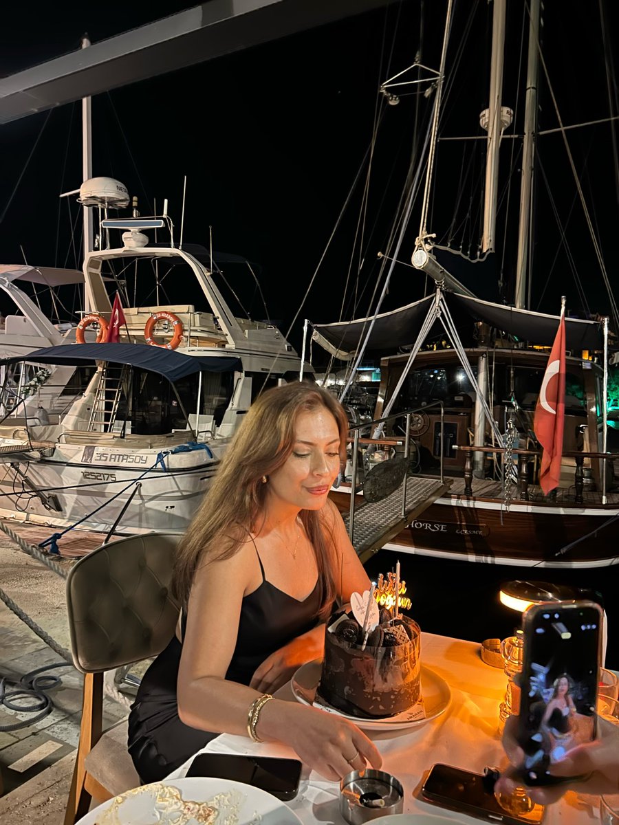 FtmCigdem's tweet photo. 33🥂 https://t.co/YfuU5MDByv