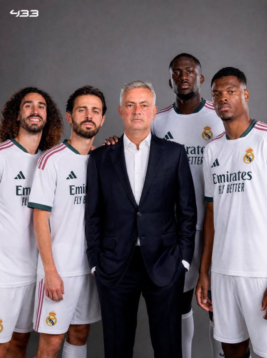 pbtips_'s tweet photo. 4 signings so far and they are not done https://t.co/IjmLiUNQc4