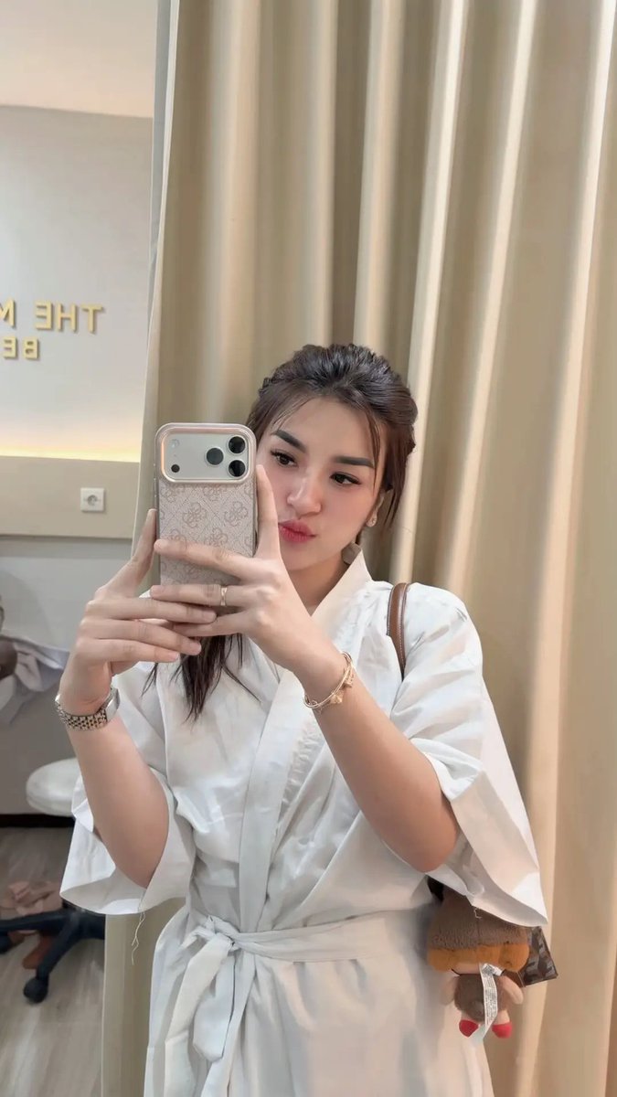 karishuma's tweet photo. Base in 📍SURABAYA 
#availsurabaya 
#bosurabaya 
#surabayabo https://t.co/xNqMFwJvSy