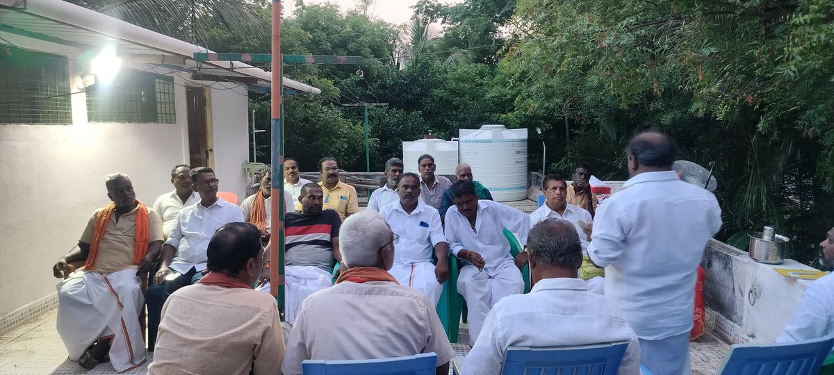 bjp_kottur's tweet photo. #கிளைகூட்டம்
மன்னார்குடி மேற்கு ஒன்றியம் பரவாக்கோட்டையில் கிளை கூட்டம் நடைபெற்றது இதில் கலந்து கொண்டு உரையாற்றிய தருணம் https://t.co/5QtTk5gNPg