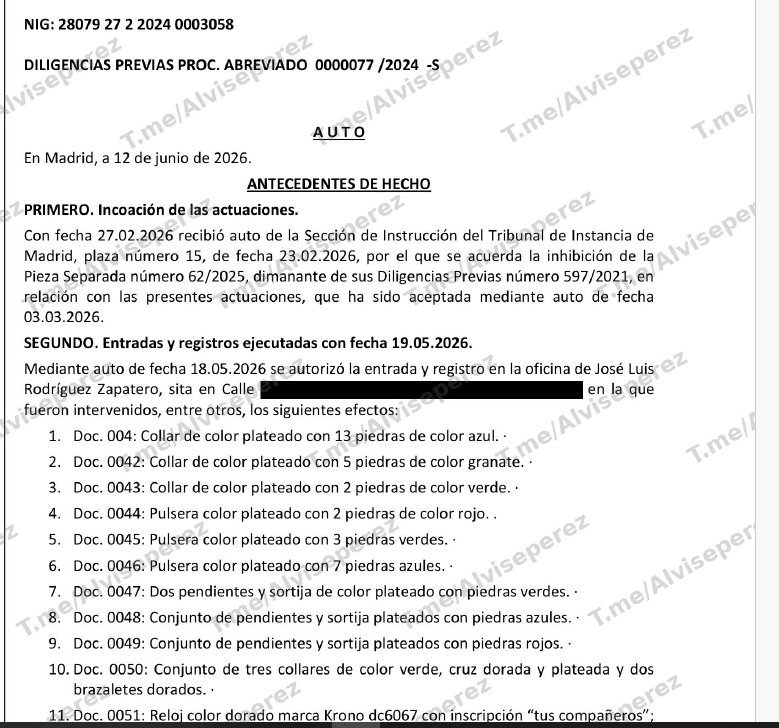 Auroraiterum's tweet photo. ¿Alguien puede decirme cómo es posible que el mamahostias de Luisito Alvise Pérez puede tener el auto sobre la tasación de las Joyas encontradas en la caja fuerte de Zapatero?
Es una pregunta retórica, of course.
Pero desconozco porqué aparece como cliente el @ppopular ...🤔 https://t.co/kd6R4aQcAR