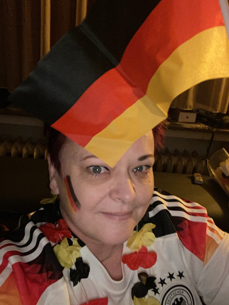 miramour's tweet photo. Auf geht’s @DFB_Team #worldcup #teamgermany https://t.co/3UOsBVSXbL