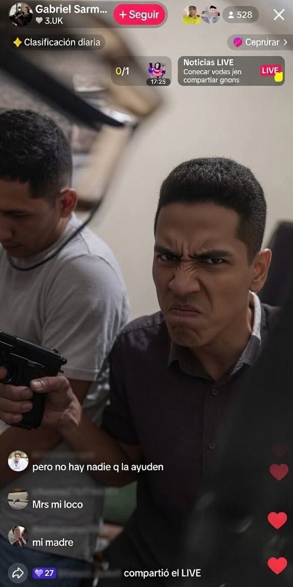 lapoetalibertar's tweet photo. MEMORIA CONTRA EL OLVIDO

Gabriel Sarmiento Mártir de 🇻🇪🇻🇪

Fue asesinado a quema ropa por la banda d El Niño Guerrero, solo por denuncias que SÍ se encontraba en Venezuela y operaba en el Callao, desmintiendo lo dicho por Diosdad@ Cabell@ quien decía estaba en Colombia .
QED🙏 https://t.co/8tkaPjF5Ll