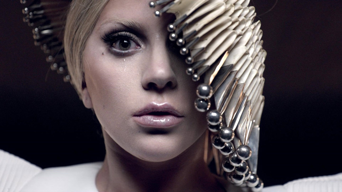 pureheartedlov3's tweet photo. Lady Gaga photographed by Ruth Hogben, December 2015 https://t.co/A7HC5eB9D2