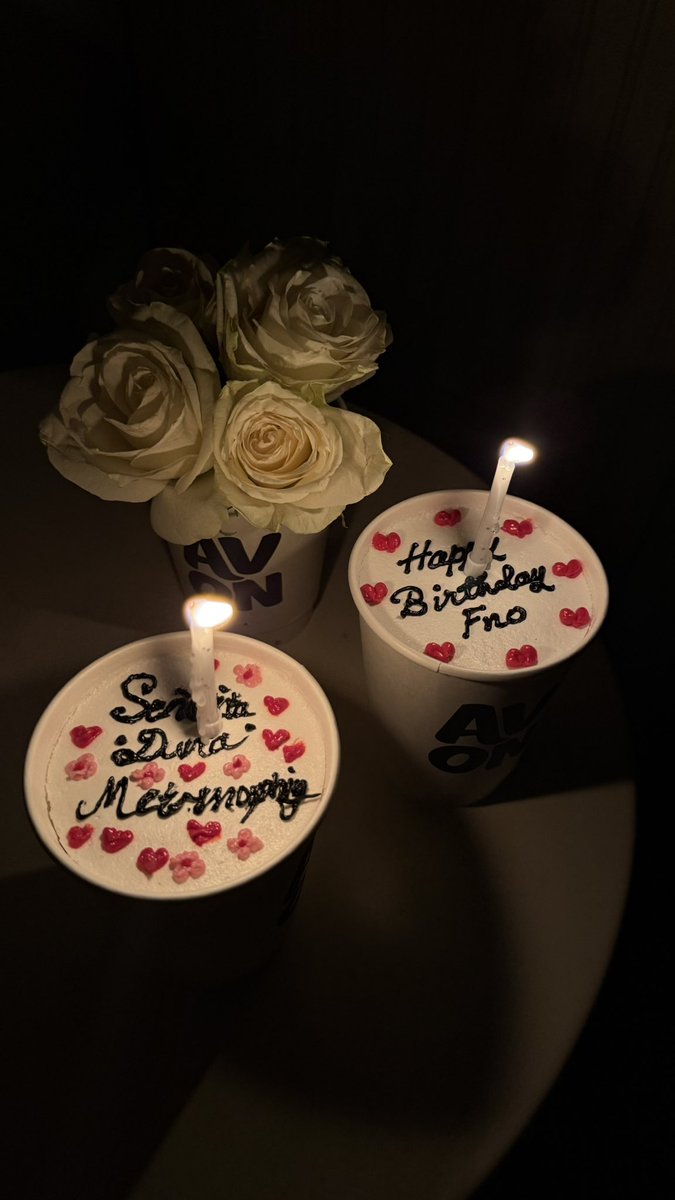 dunalharbi's tweet photo. 6/13
يوم ميلادي انا وأختي ❣️
Señorita Duna &amp; Afnan Metamorphosing

And I chose word“Metamorphosis” instead of “Happy Birthday,” because this birthday marks a transformation, not just another year

(على فكره انا اللي رسمت على الكيكة) https://t.co/CVdYv29gQp