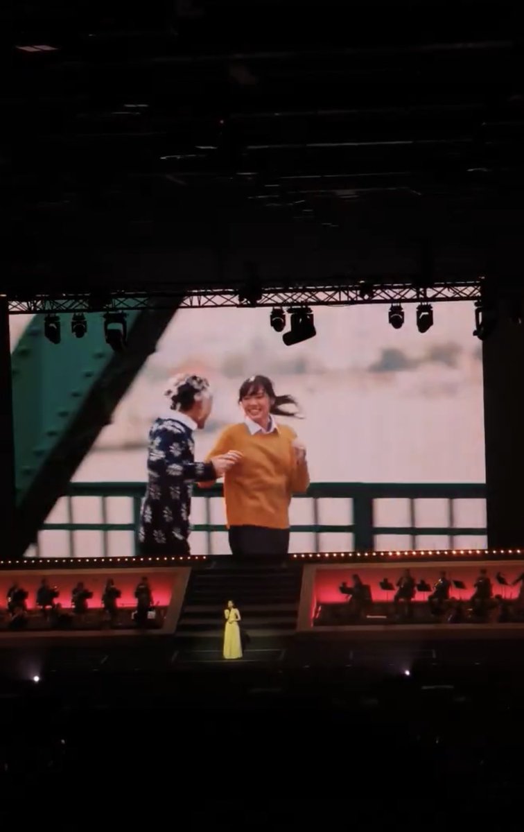 PapaonIvy's tweet photo. หนังเรื่องอื่นได้ซีนหวานๆทำไมมินพายได้ซีนนี้กันนะ5555น่ารักคิดถึงสะพานพุทธในตำนานเลยเป็นคนบนที่ให้คนอื่นแก้บนนะ🤣

#CherprangAreekul https://t.co/waKwQo102b