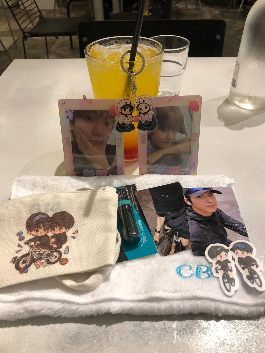 sarryna_'s tweet photo. Happy 614 Day!! 🍒🍓
Went to @cafe408_ South for the 1st time yesterday. Thank you, @chanbaekph and @CBPresents!! ❤️
#CBThePerfectKit
#14yearswithchanbaek
#ChanBaek #찬백 https://t.co/A7vQ0CYjf7