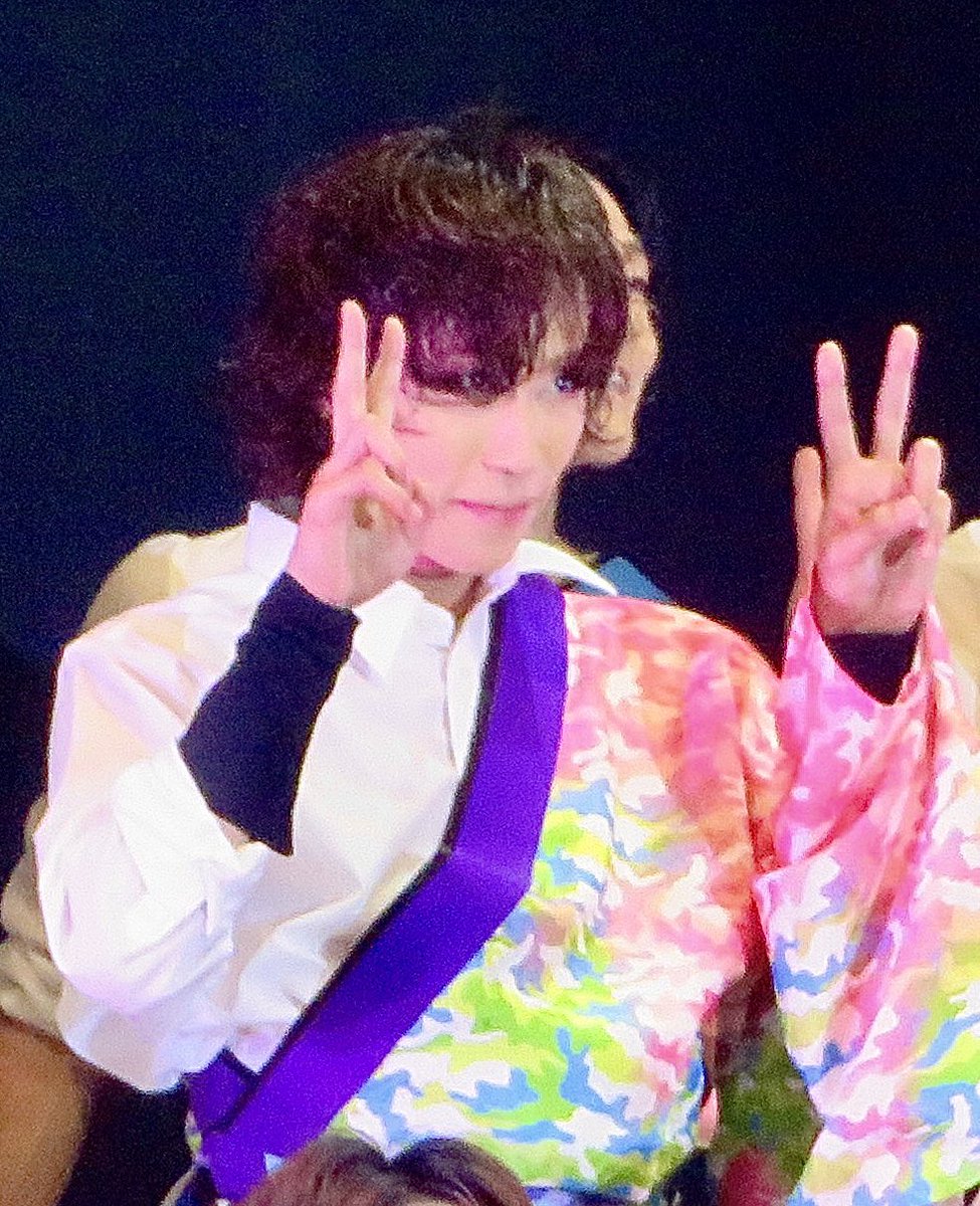 Blue2MoonBird's tweet photo. 6/14昼  #劇団輝コラボ公演 
太一さんが投げたティッシュ、ダイレクトキャッチはできなかったけど近くに落ちて運良く拾えて浮かれてたらカメラが迷子になってスタンバイ遅れるという事態に😭 アホすぎたw  ピンボケだしカメラ目線のタイミング逃したけど😇 Ｗピースの太一さん可愛かった☺️
#早乙女太一 https://t.co/n60p2NT2sQ