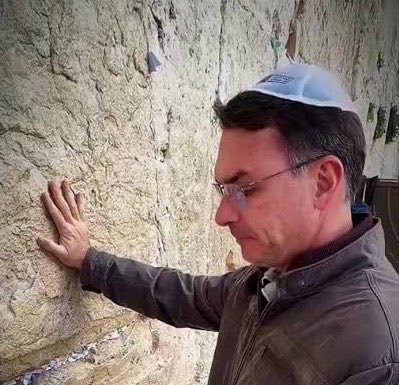 tuitero_rafael's tweet photo. poste o mesmo ator em dois papeis diferentes que mostram seu alcance https://t.co/BOcSF5sM83