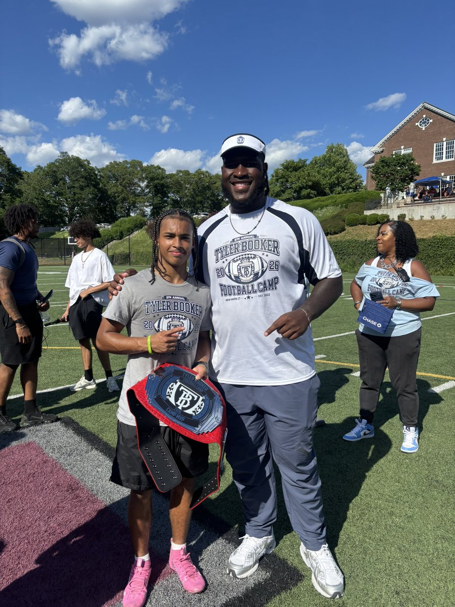 Felix_bx0428's tweet photo. Thank you @iamtylerbooker for allowing me to showcase my talents at your camp and earning MVP had a fantastic time π«‘π
#earnit #uphayes #bronxmade π₯
@PRZcory @CoachEdWilson @Coach_Duff1
@COACH_ONEIL @CardinalHayesFB https://t.co/G4N29eAGsJ