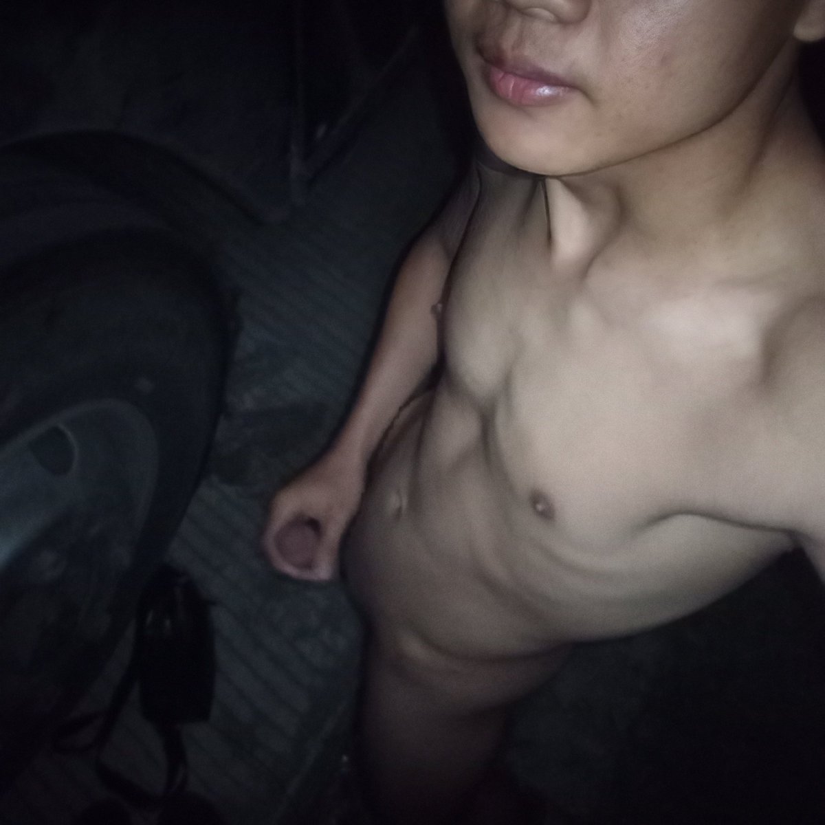 simgdn_'s tweet photo. Serunya malam ini hehe #gaysemarang #outdoor #nudist #exib https://t.co/m4dHMiwtq6