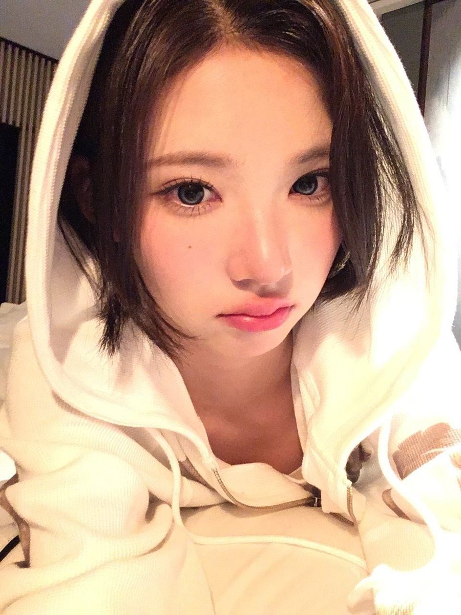 츄 tweet media