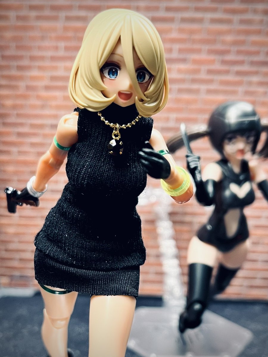 blkhk7's tweet photo. お題｢反撃｣
.
モ｢びええぇぇん！｡ﾟヽ(ﾟ｀Д´ﾟ)ﾉﾟ｡｣
.
タ｢⋯ちょ、ばッ、えぇッ？！意味わかんない！💦｣
.
泣いてから強くなるヤツ🤣

 #深夜の小武器庫部 
 #リトルアーモリーを装備
 #リトルアーモリー
 #メガミデバイス https://t.co/JVpUjg0rbw