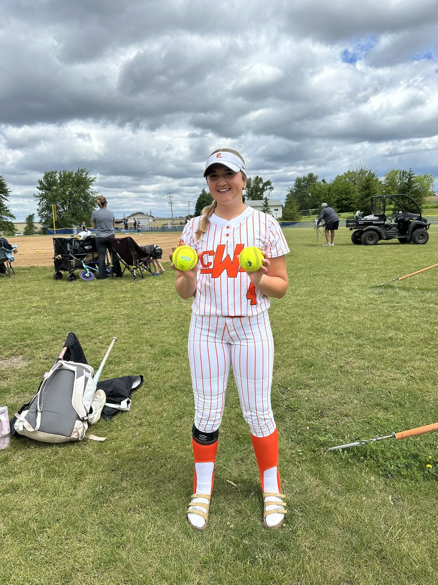 CW_EdgeNavy_18u's tweet photo. Hitting bombs is what she does!! @Breanna_Riha 
@WLCSoftball https://t.co/9r9gEzvaVU