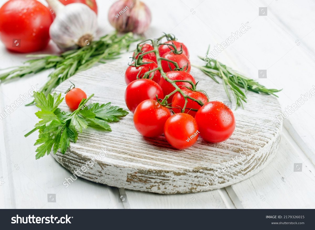HeyglinJane's tweet photo. [Just tried the new organic cherry tomatoes—burst with sweet, juicy flavor, zero aftertaste, perfect for salads! Grab them now!]， https://t.co/S61zFwUlfu