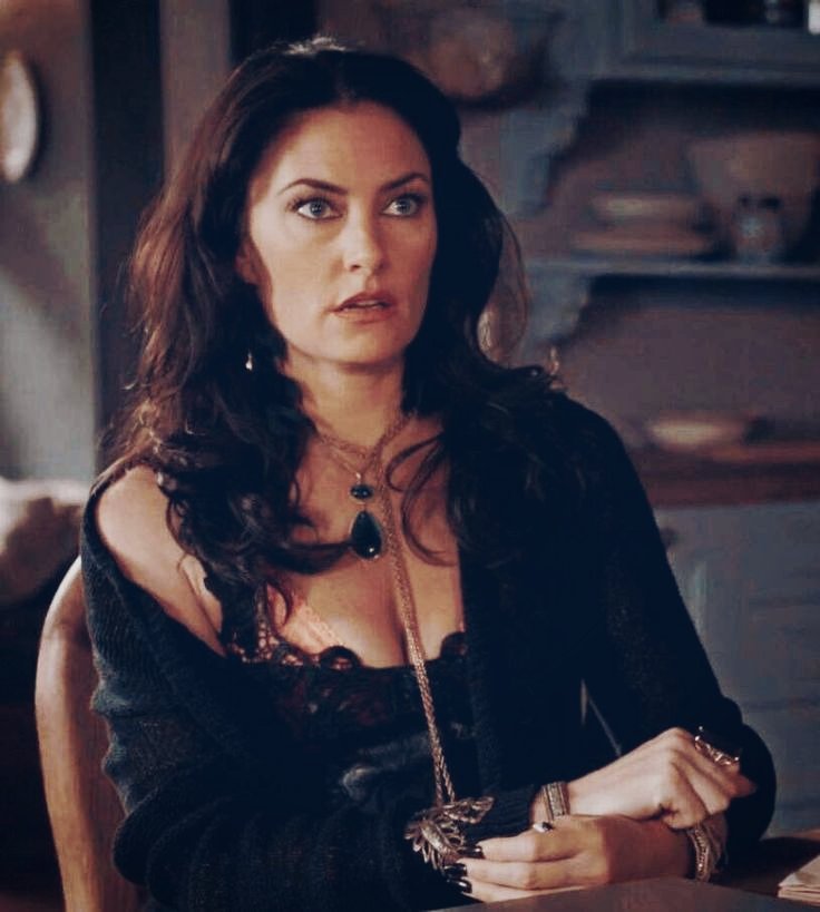 JenniferD92's tweet photo. Mรคchen Amick as Wendy Beauchamp in witches of east end.
So beautiful ๐ ๐โโฌ
#machenAmick #Witchesofeastend https://t.co/aa6PBnDbno