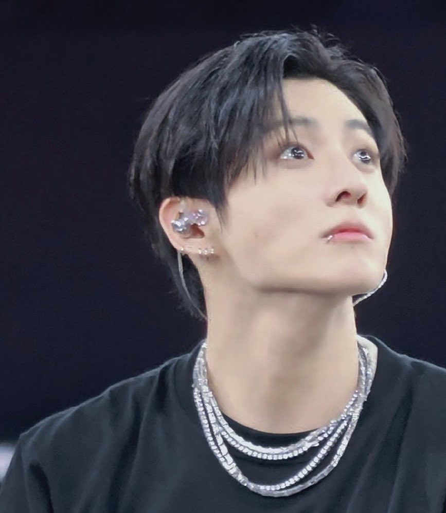 mniyj79's tweet photo. His eyes are so shiny https://t.co/Wzvweyr54t