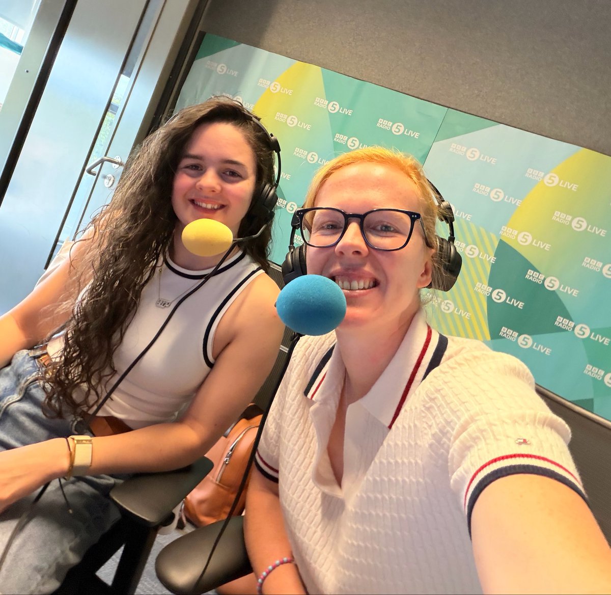 alicepowell's tweet photo. Two very cool things happened today….

Lead the commentary on a Formula One Grand Prix ✅ 
Win for @LewisHamilton in Ferrari colours ✅ 
Thanks for all the nice messages! #F1 #BarcelonaGP https://t.co/Ffg37n5EHY