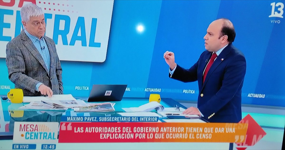 dcontador's tweet photo. Qué sesgado es el conductor del programa #MesaCentral Iván Valenzuela de @T13, en entrevista al Subsecretario del Interior Máximo Pavez.
Es el molde de la mayoría de los periodistas de la televisión chilena. https://t.co/8yh6uZocpQ