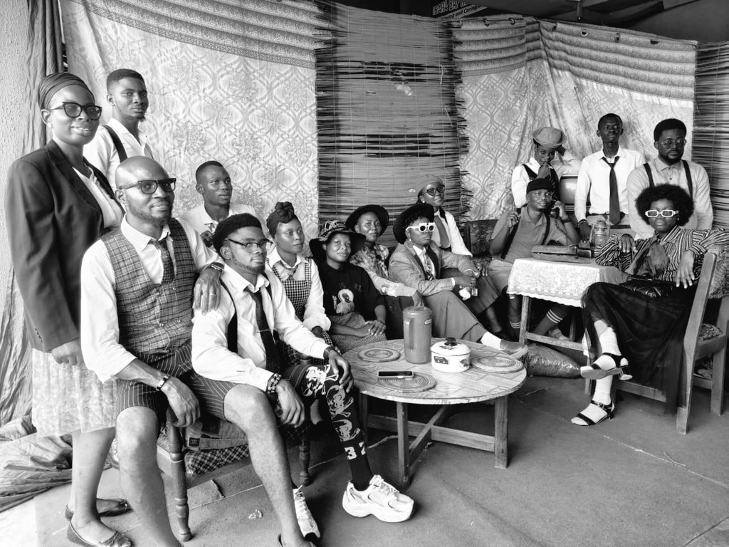 Sadiku_Samson1's tweet photo. #IbaraBaptistChurch
#OldSchoolSunday
@Odunomoadekola 
#Missionaries😉😅 https://t.co/g2EcibiIT8