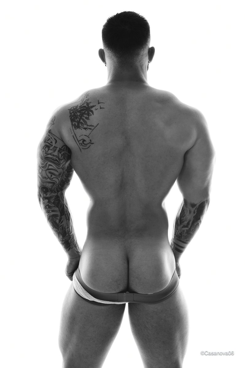 nicobzh06's tweet photo. LAAAAARGE 🔞 HUUUUGE !
🔥SUBSCRIBE NOW ! - ABONNE-TOI VITE ! 🔥 - https://t.co/33uiuT2IOx et https://t.co/1V0TY0WI9r
#MaleModel
#OnlyFans
#AlphaMale
#SpicyContent
#HardContent
#BigBulge
#BigMuscles https://t.co/2tKwdM0BWl